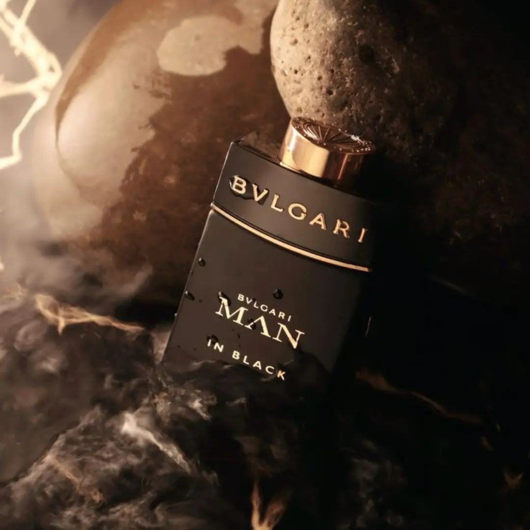 Combo Dark Seduction – Bleu de Chanel, 212 VIP Black, Sauvage, Bvlgari Man in Black + Perfumero Recargable